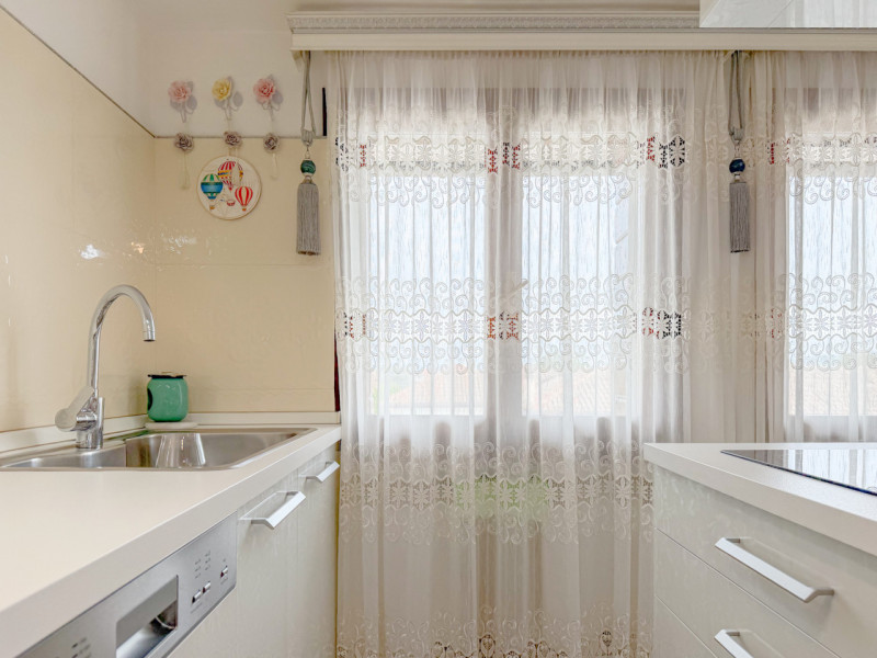 (Per INFO Vittorio 3517343301) Proponiamo in vendita un elegante appartamento quadrilocale di cir...