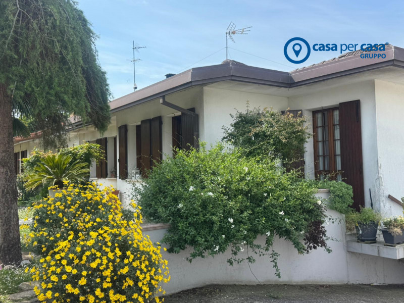 APPROVATO GRUPPO CASA PER CASA: VALUTATO, CONTROLLATO, GESTITO IN ESCLUSIVA!

ZONA:
L'abitazione ...