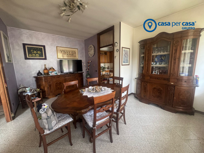 APPROVATO GRUPPO CASA PER CASA: VALUTATO, CONTROLLATO, GESTITO IN ESCLUSIVA!

ZONA:
L'abitazione ...