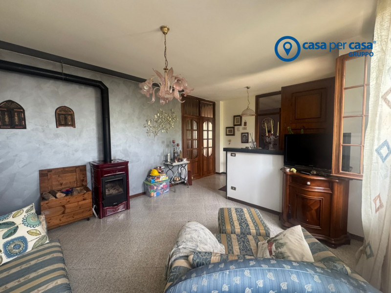 APPROVATO GRUPPO CASA PER CASA: VALUTATO, CONTROLLATO, GESTITO IN ESCLUSIVA!

ZONA:
L'abitazione ...