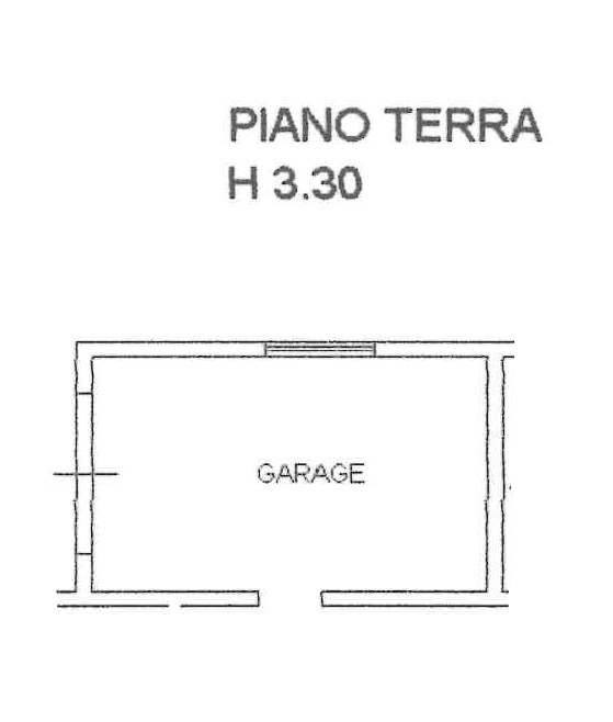A Casale di Scodosia, proponiamo in vendita un ampio locale commerciale con parcheggi sul fronte....