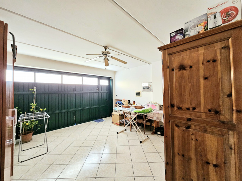 Proponiamo in affitto, ad Ospedaletto Euganeo, comodo appartamento al piano terra, con giardino e...