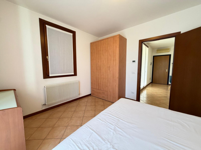 ODERZO - Treviso
Scopri questo splendido appartamento quadrilocale situato nella tranquilla zona ...