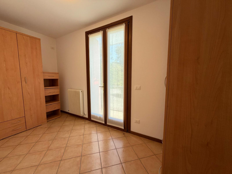 ODERZO - Treviso
Scopri questo splendido appartamento quadrilocale situato nella tranquilla zona ...