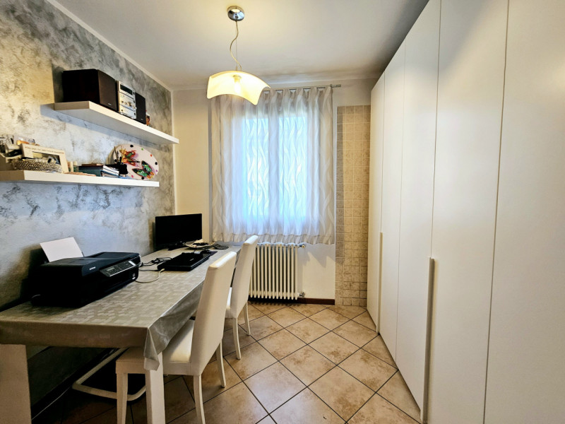 Proponiamo in vendita a Sant'Elena, località Deserto, appartamento al piano terra, in un tranquil...