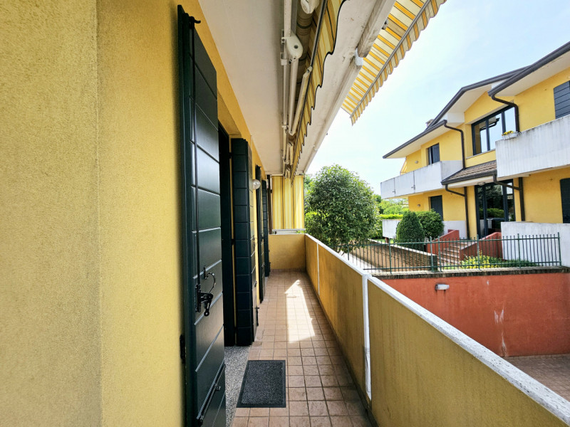 Proponiamo in vendita a Sant'Elena, località Deserto, appartamento al piano terra, in un tranquil...