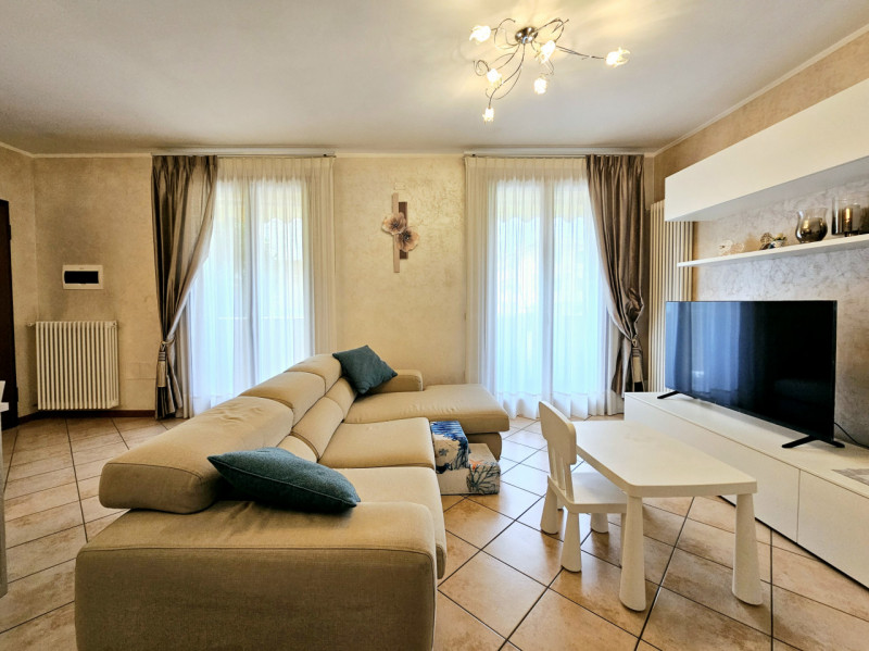 Proponiamo in vendita a Sant'Elena, località Deserto, appartamento al piano terra, in un tranquil...