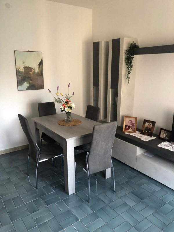 S. CARLO: Classe Energetica F - EPgl,nren 109,35 KWh/mq anno.
Palazzina di 6 unità ubicata in qua...