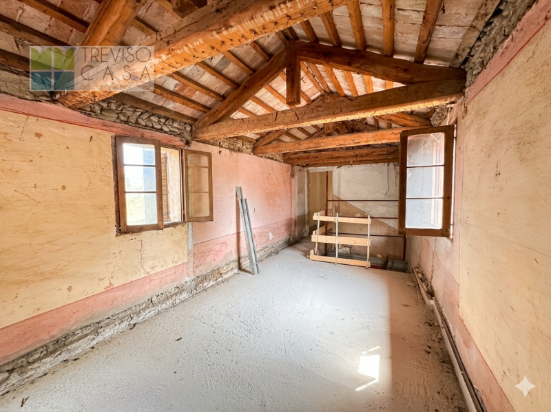 In contesto residenziale, centro città, al contempo molto tranquilla, ci pregiamo di proporre in ...