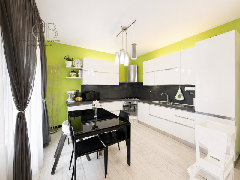 Nel cuore di una delle zone più richieste di Padova, proponiamo in vendita una splendida casa sin...