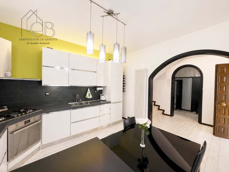 Nel cuore di una delle zone più richieste di Padova, proponiamo in vendita una splendida casa sin...