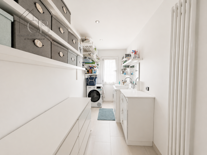 Nel cuore di una delle zone più richieste di Padova, proponiamo in vendita una splendida casa sin...