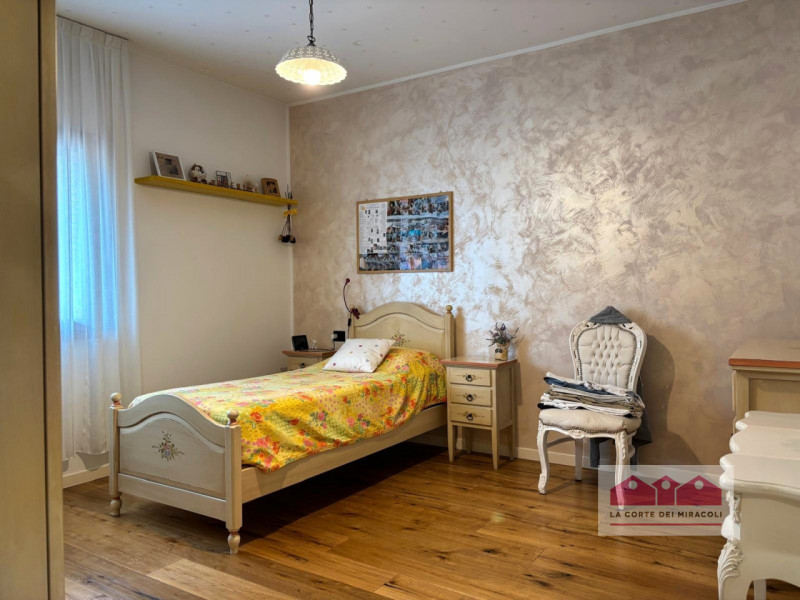SANT'AGOSTINO: CASA INDIPENDENTE CON DUE APPARTAMENTI RISTRUTTURATI E AMPI SPAZI ARTIGIANALI, IL ...