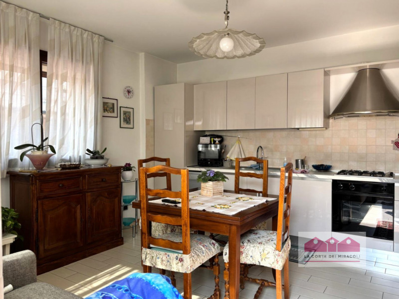 SANT'AGOSTINO: CASA INDIPENDENTE CON DUE APPARTAMENTI RISTRUTTURATI E AMPI SPAZI ARTIGIANALI, IL ...
