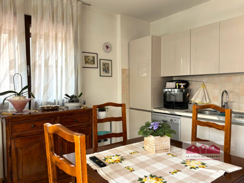 SANT'AGOSTINO: CASA INDIPENDENTE CON DUE APPARTAMENTI RISTRUTTURATI E AMPI SPAZI ARTIGIANALI, IL ...