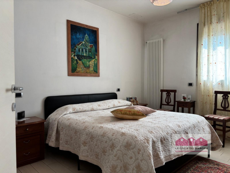 SANT'AGOSTINO: CASA INDIPENDENTE CON DUE APPARTAMENTI RISTRUTTURATI E AMPI SPAZI ARTIGIANALI, IL ...
