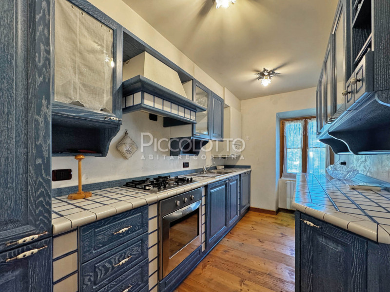 Rif. A2167 - Appartamento 2 camere - 2 bagni - vicino al centro - locazione annuale.

Cortina d'A...