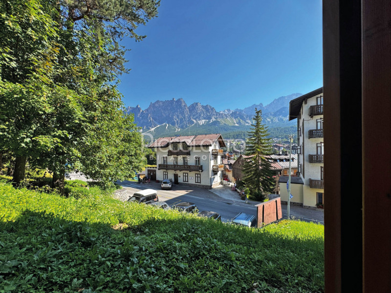 Rif. A2167 - Appartamento 2 camere - 2 bagni - vicino al centro - locazione annuale.

Cortina d'A...