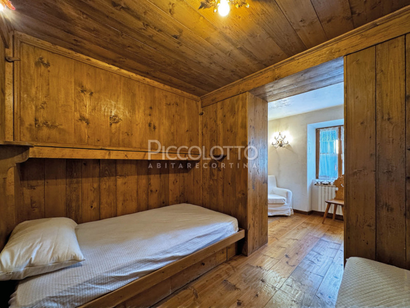 Rif. A2167 - Appartamento 2 camere - 2 bagni - vicino al centro - locazione annuale.

Cortina d'A...