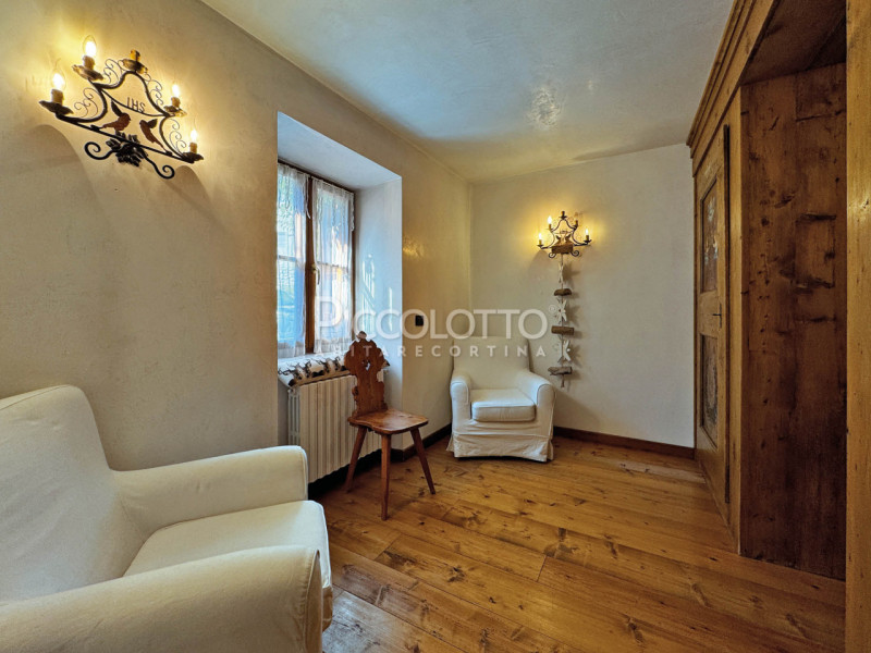 Rif. A2167 - Appartamento 2 camere - 2 bagni - vicino al centro - locazione annuale.

Cortina d'A...