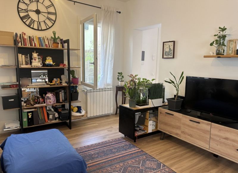 In una delle zone più comode e richieste di Chiesanuova, perfettamente collegata al centro di Pad...