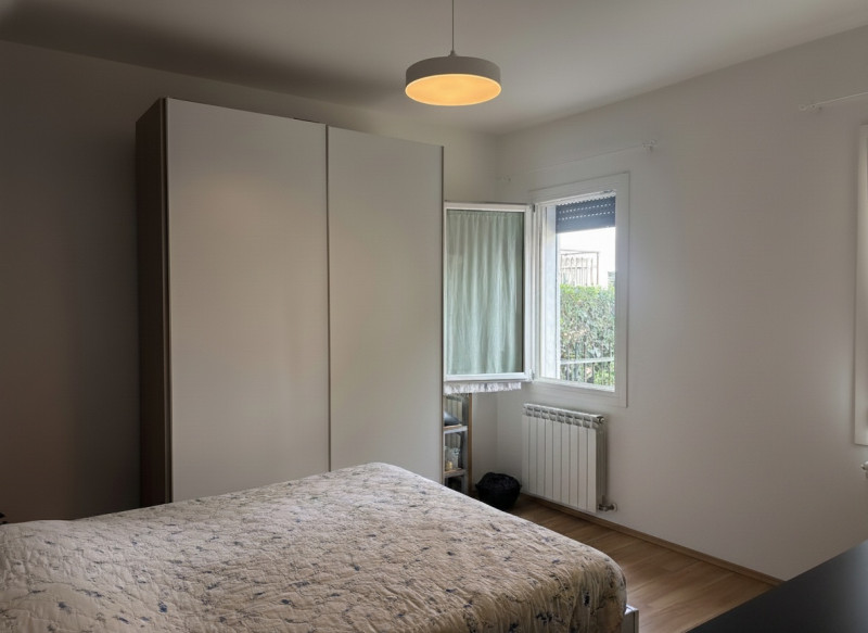In una delle zone più comode e richieste di Chiesanuova, perfettamente collegata al centro di Pad...