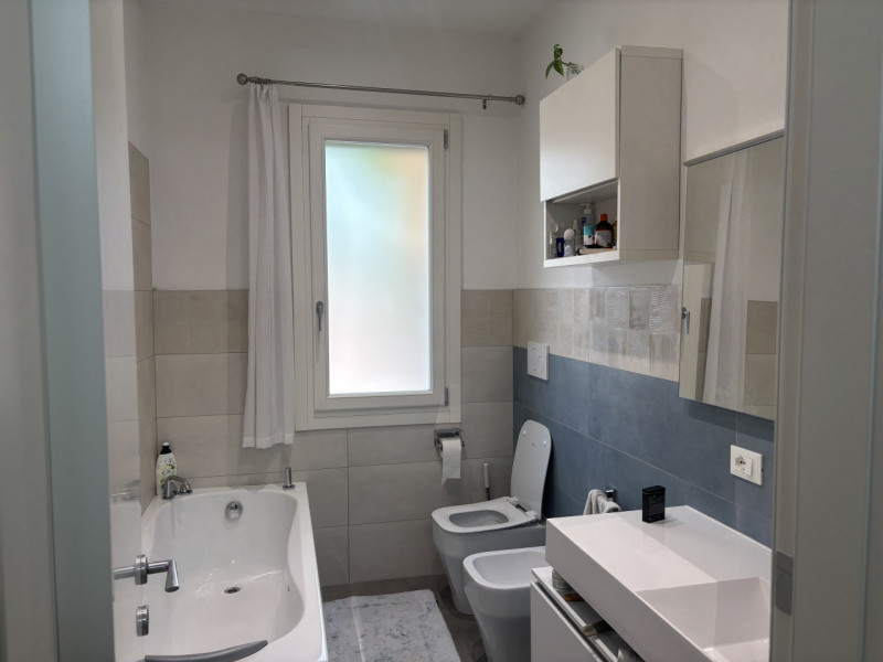 In una delle zone più comode e richieste di Chiesanuova, perfettamente collegata al centro di Pad...
