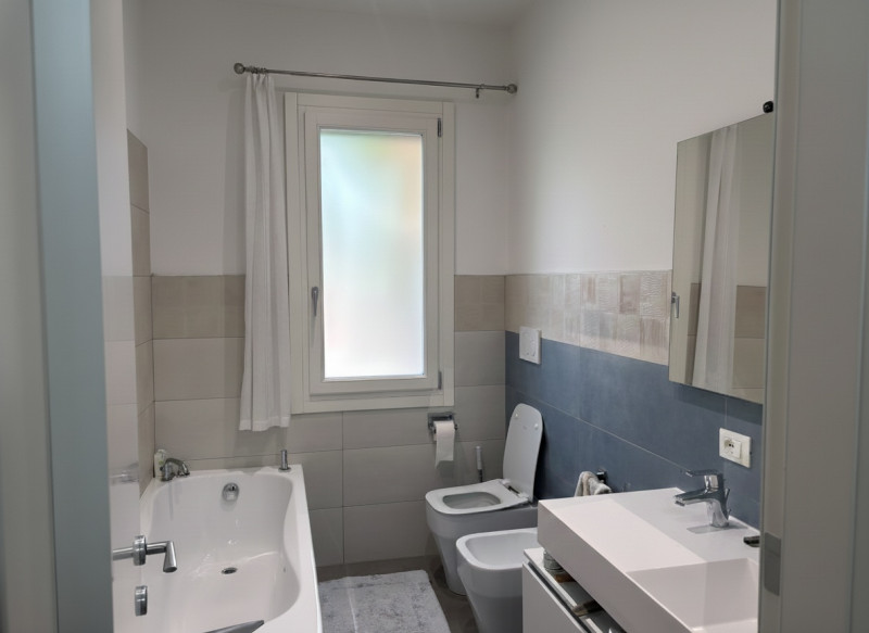 In una delle zone più comode e richieste di Chiesanuova, perfettamente collegata al centro di Pad...