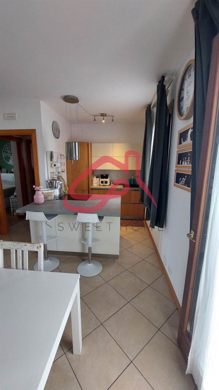 Padova (Mortise): in stabile con sole quattro unità e con spese condominiali irrisorie, appartame...