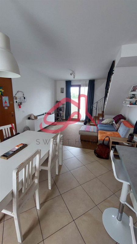 Padova (Mortise): in stabile con sole quattro unità e con spese condominiali irrisorie, appartame...