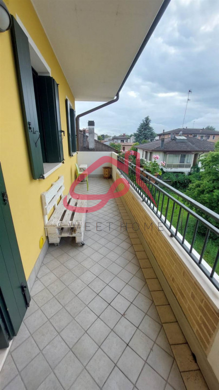 Padova (Mortise): in stabile con sole quattro unità e con spese condominiali irrisorie, appartame...