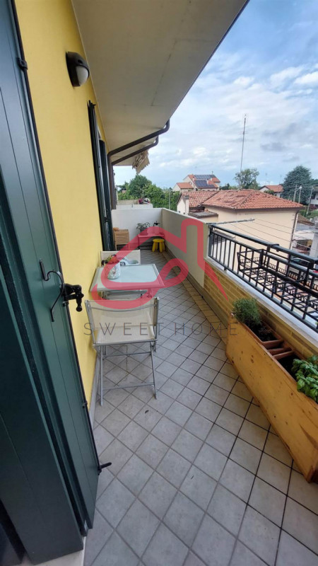 Padova (Mortise): in stabile con sole quattro unità e con spese condominiali irrisorie, appartame...