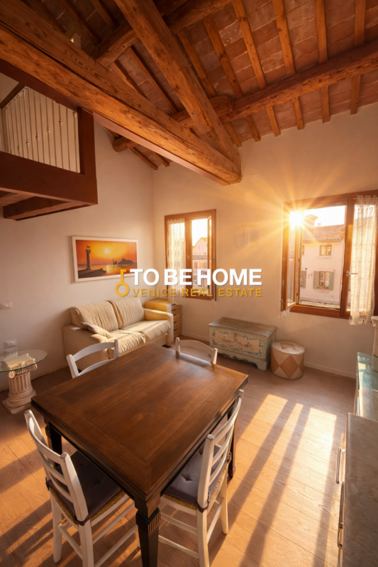 Nel cuore del centro storico di Bassano del Grappa, all’interno di un edificio ristrutturato, pro...