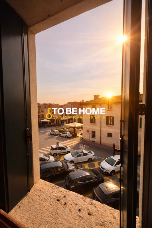 Nel cuore del centro storico di Bassano del Grappa, all’interno di un edificio ristrutturato, pro...