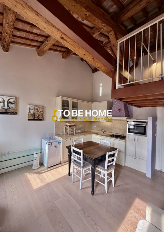 Nel cuore del centro storico di Bassano del Grappa, all’interno di un edificio ristrutturato, pro...