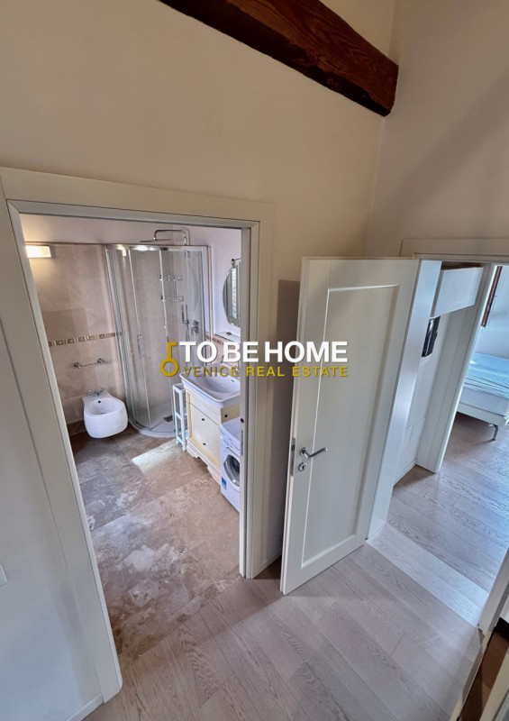 Nel cuore del centro storico di Bassano del Grappa, all’interno di un edificio ristrutturato, pro...