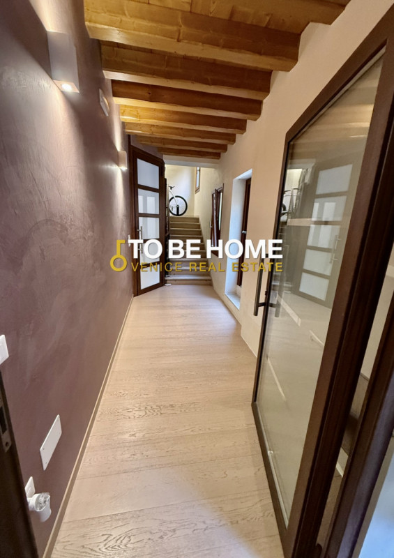 Nel cuore del centro storico di Bassano del Grappa, all’interno di un edificio ristrutturato, pro...