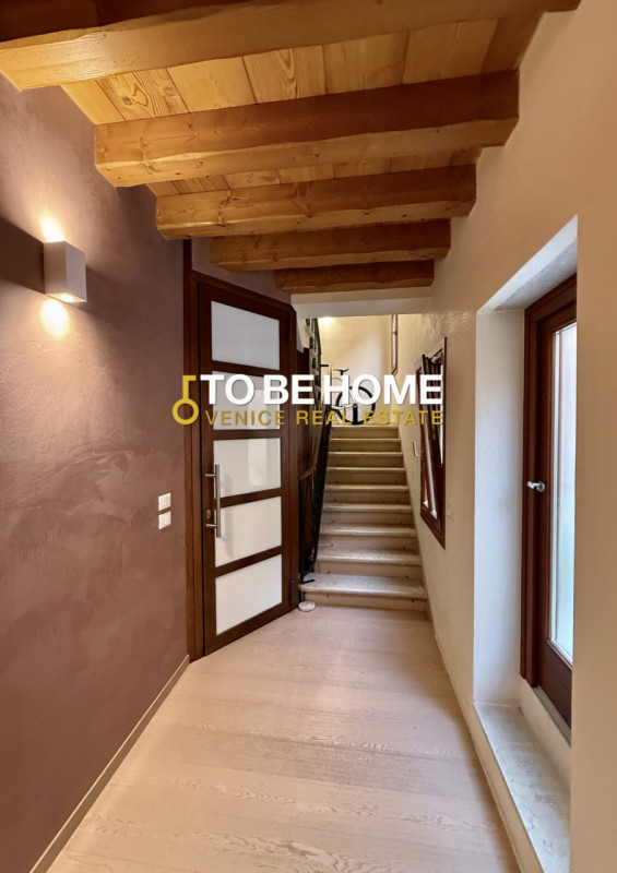 Nel cuore del centro storico di Bassano del Grappa, all’interno di un edificio ristrutturato, pro...