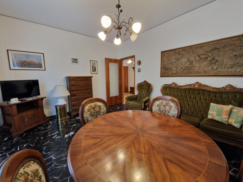 Quartiere San Bellino, in posizione tranquilla e servita proponiamo un interessante appartamento ...