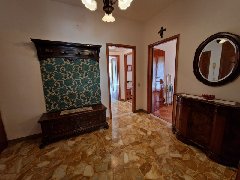 Quartiere San Bellino, in posizione tranquilla e servita proponiamo un interessante appartamento ...