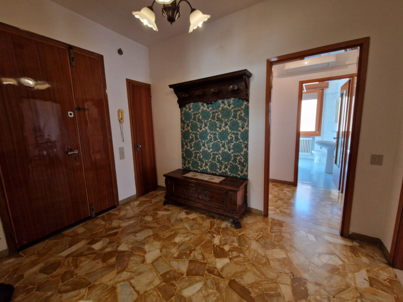 Quartiere San Bellino, in posizione tranquilla e servita proponiamo un interessante appartamento ...
