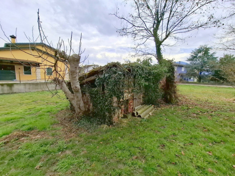 ROVOLON - Bastia

In una posizione residenziale privilegiata, a pochi minuti dalle principali art...