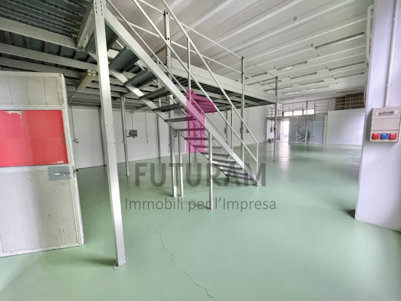 ALTAVILLA VICENTINA - 47FIL - PER INFO 0444/310220

Proponiamo in VENDITA un laboratorio  APPENA ...