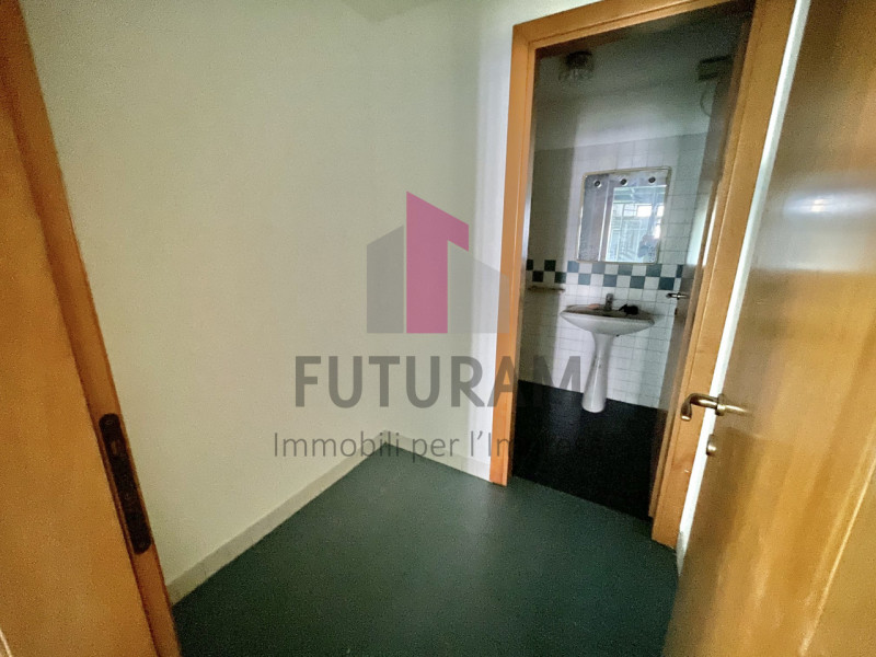 ALTAVILLA VICENTINA - 47FIL - PER INFO 0444/310220

Proponiamo in VENDITA un laboratorio  APPENA ...