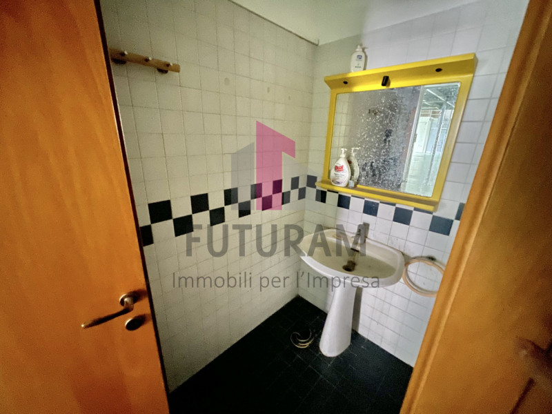ALTAVILLA VICENTINA - 47FIL - PER INFO 0444/310220

Proponiamo in VENDITA un laboratorio  APPENA ...