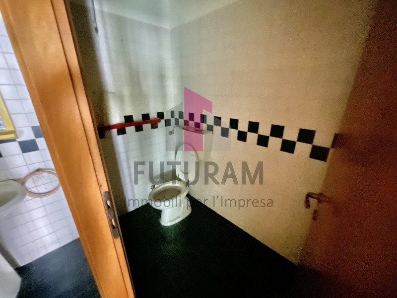 ALTAVILLA VICENTINA - 47FIL - PER INFO 0444/310220

Proponiamo in VENDITA un laboratorio  APPENA ...