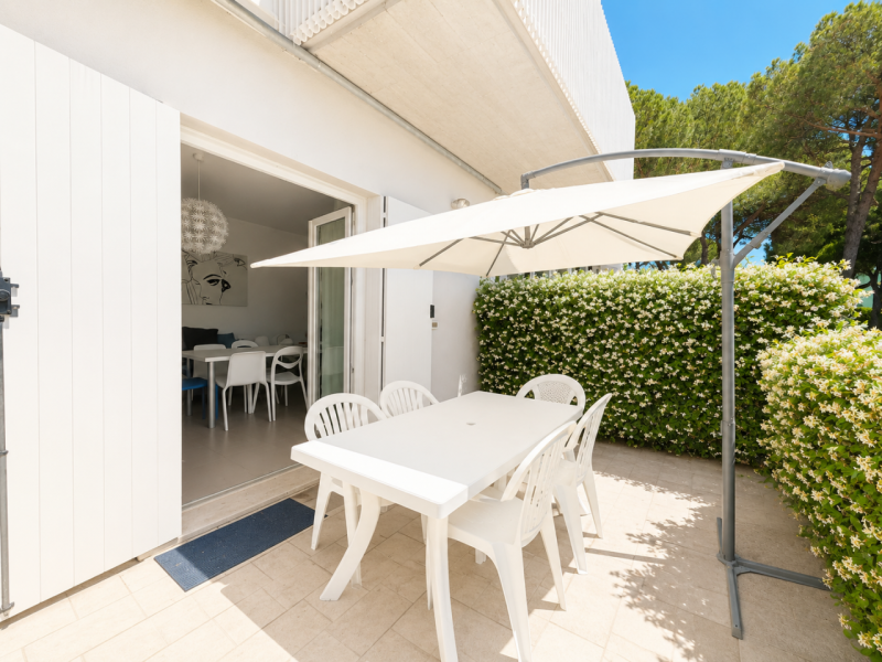Scopri la tua nuova casa al mare! Situato nel cuore di Lignano Sabbiadoro, questo grazioso appart...