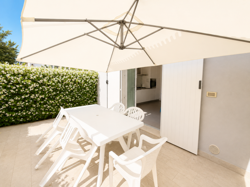 Scopri la tua nuova casa al mare! Situato nel cuore di Lignano Sabbiadoro, questo grazioso appart...