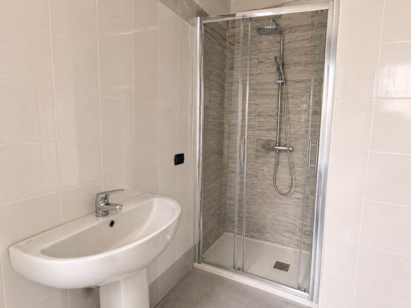 Nel cuore di Borgoricco, proponiamo in vendita un elegante appartamento trilocale completamente r...
