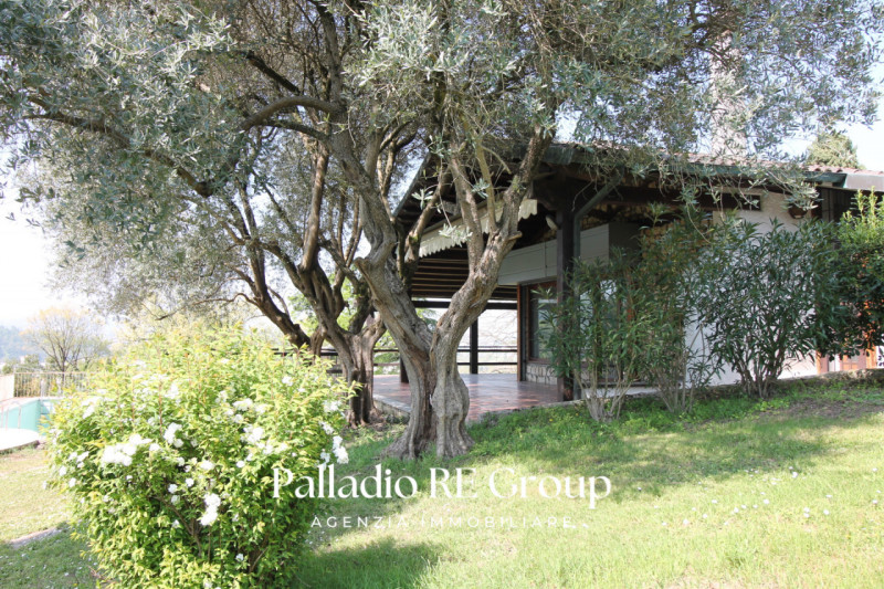 Villa unico piano - Piscina - Parco 5000 mq
Colline tra Vicenza e Arcugnano, villa singola dispos...
